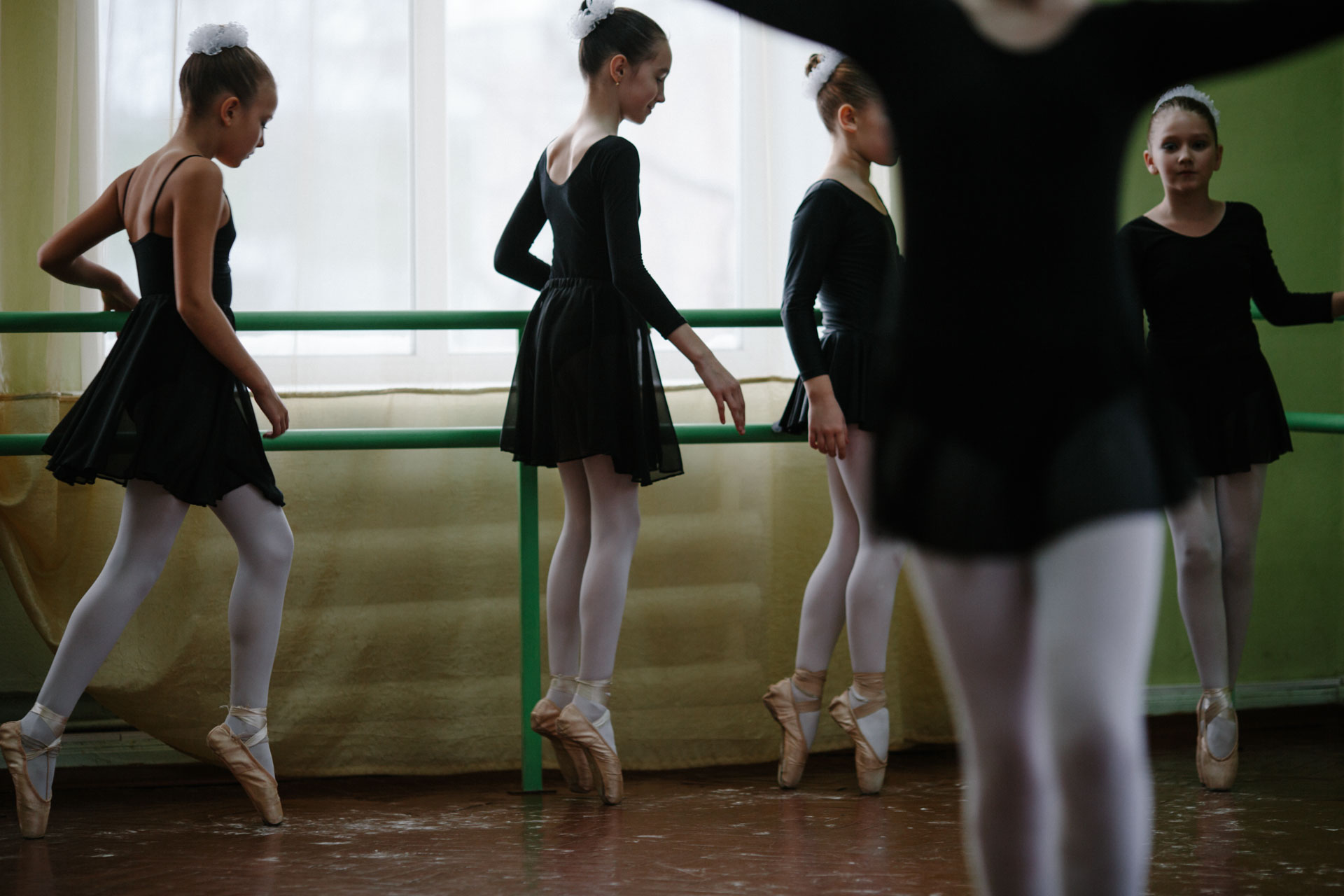 Открытые укоки у младшей и средней группы в студии классическог балета